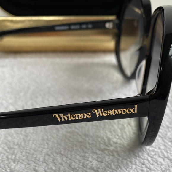 Vivienne Westwood drama-sized Sunglasses - Picture 3 of 7